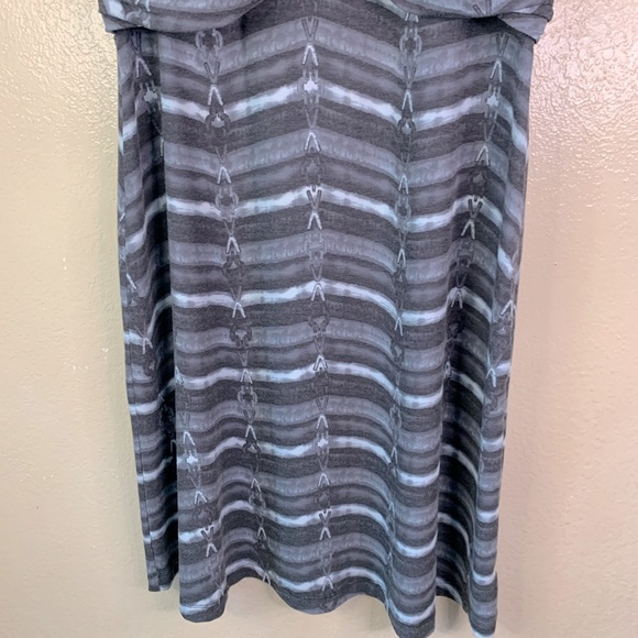 Athleta Adrianna Gray Criss Cross Front Athletic Dress Size M - Picture 5 of 9